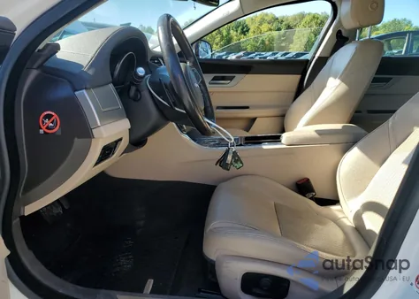 2016 Jaguar Xf Prestige z USA, uszkodzony, nr VIN SAJBK4BV2GCY16320